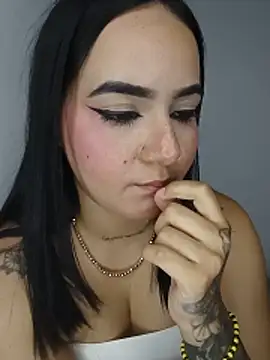 Chat +18 de lucyparker_28 ao vivo