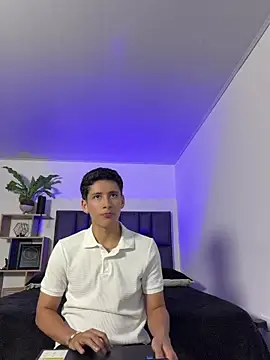 Онлайн чат XXX SantiLux_
