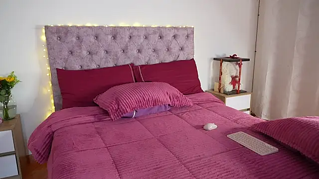 Chat +18 de Samantha_e2 ao vivo
