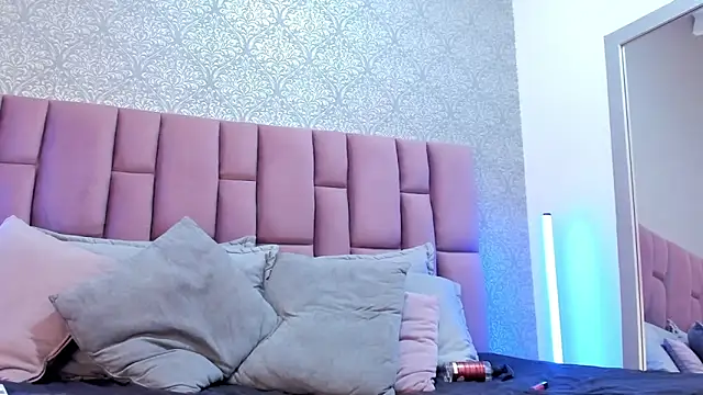 DianaRed_'s Live XXX Chat