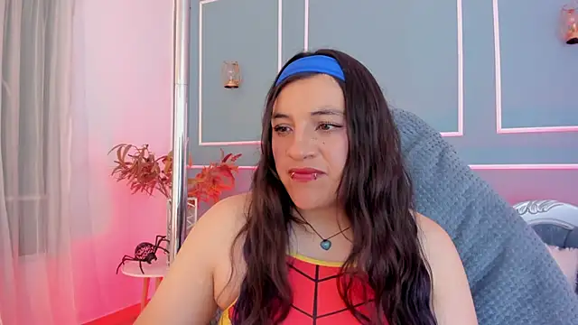 TaraTaylorr's Live XXX Chat