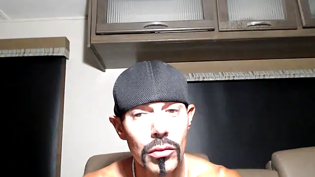 Chat XXX en directo de ThickD2C