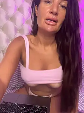 MissSelinaLDN live XXX chat