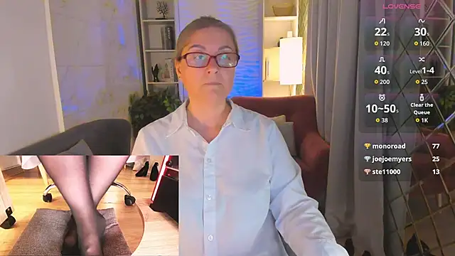 Chatroom XXX en direct de Alexandra_Kind