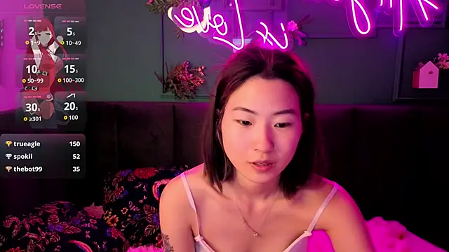 Chat XXX en directo de Runi_Asian