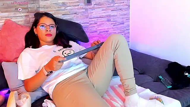 XXX chat uživo modela nath_redrex