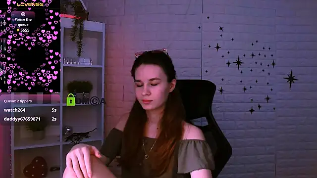 angie_foxy1's Live XXX Chat