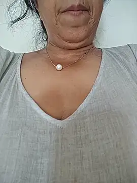 NakedMILFx's Live XXX Chat