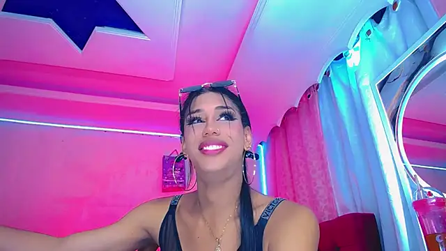 NahomiCamper's Live XXX Chat