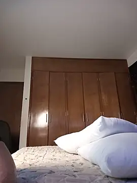 Chat +18 de MINI_Petite ao vivo