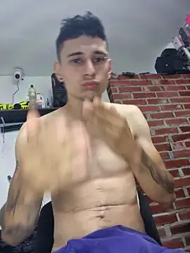 tom_latin live XXX chat