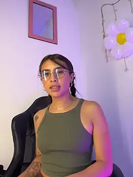 -Macarron- – Naživo XXX chat
