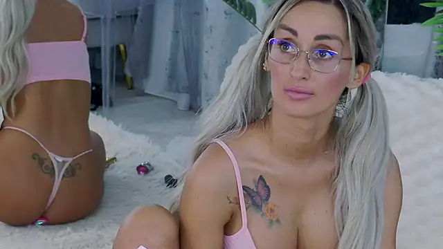 IsabelleEthan's Live XXX Chat