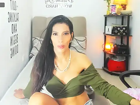 Trixie_Mattel21 Adlı Modelin Canlı XXX Sohbeti