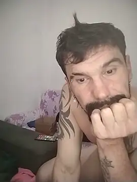 Kavalao12 XXX чат на живо