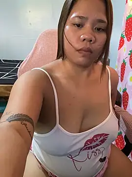 _UrSingleMamiBella_ Adlı Modelin Canlı XXX Sohbeti