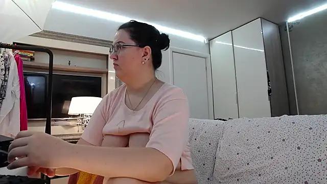 ILoveToFeelU élő XXX-chatje