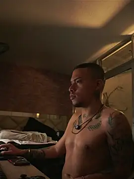 AlphaMasterXxxn Live XXX chat