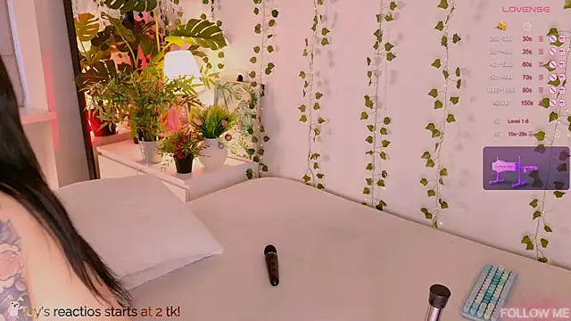 CarlyMilton Chat XXX live