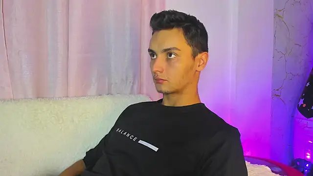 Chat +18 de andrewevans46 ao vivo