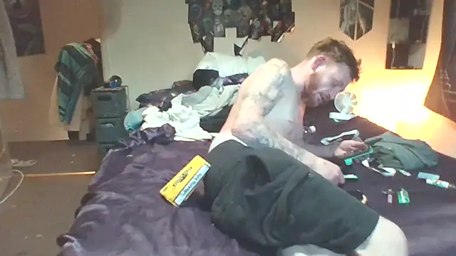 ColosalCock666 Adlı Modelin Canlı XXX Sohbeti