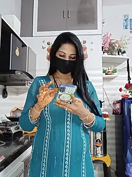 Kaur_Simran_01 Adlı Modelin Canlı XXX Sohbeti