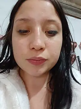 צ'אט XXX בשידור חי של mileidy0106