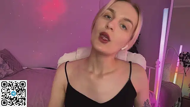 _Vikky_Moon_ Chat XXX in diretta