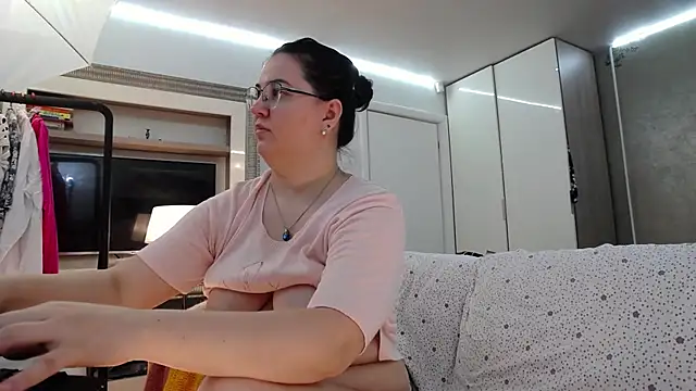 Chatroom XXX en direct de ILoveToFeelU