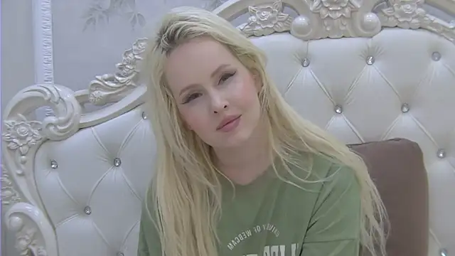 EllieFrosty_'s Live XXX Chat