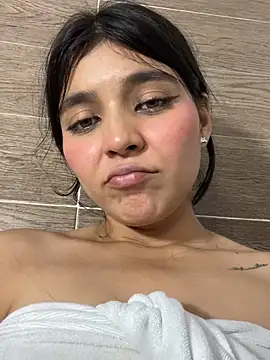 Chat +18 de Violet_Fiore ao vivo