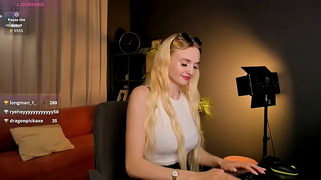 Mila__Luxn Live XXX chat
