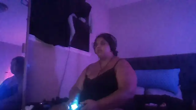 1n0nlythroat's Live XXX Chat