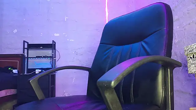 DanielsCock420's Live XXX Chat