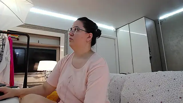 Chat +18 de ILoveToFeelU ao vivo