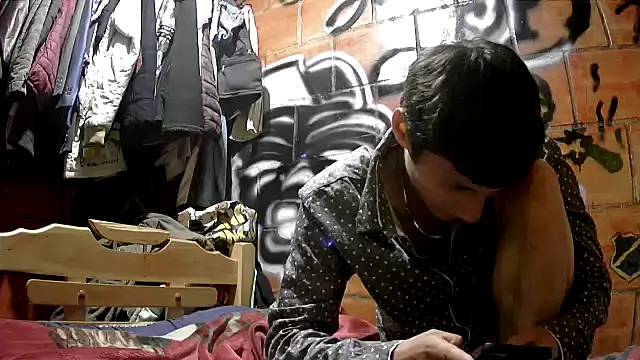 alexandercruz Adlı Modelin Canlı XXX Sohbeti