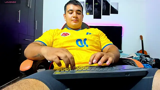XXX chat uživo modela thiago__cp01