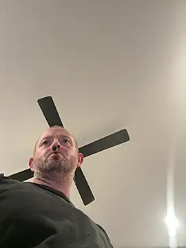 Chatroom XXX en direct de Enjoyedmine