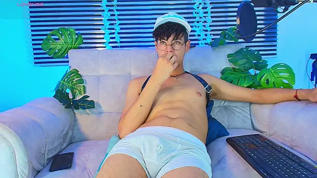 ThiiagoSaeenz Adlı Modelin Canlı XXX Sohbeti