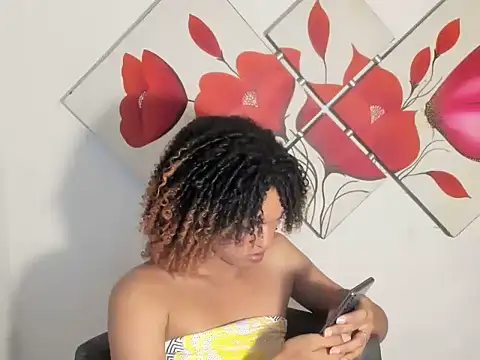 Elianisbigcock Chat XXX in diretta