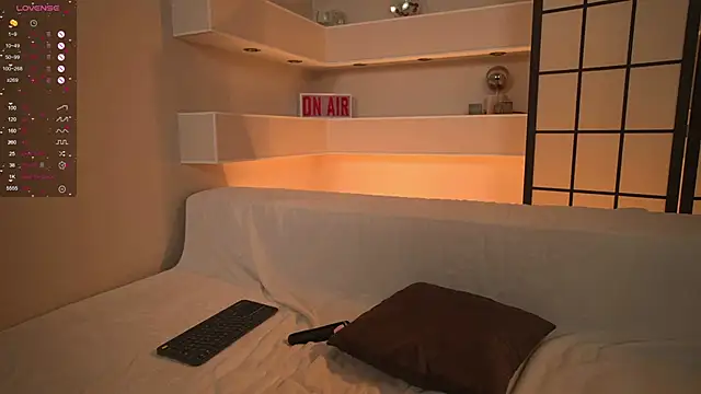 XXX chat uživo modela Bloom_m