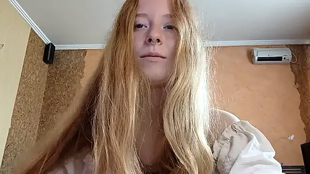 Chat +18 de KateVibe_01 ao vivo