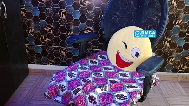 KinderrJoy's Live XXX Chat