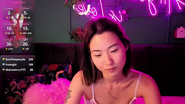 Runi_Asian Adlı Modelin Canlı XXX Sohbeti