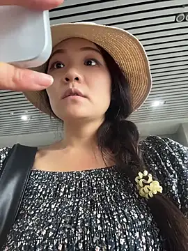 xiaochengzi505のライブXXXチャット
