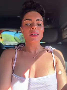 LukeLouHarvey Show in webcam