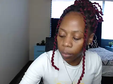 Chat +18 de QUEENMANDYY ao vivo