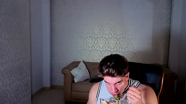 MaxKaiden XXX чат на живо