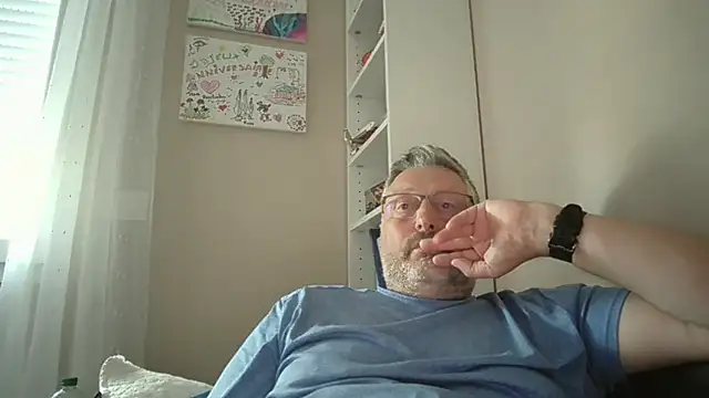 doudou310 élő XXX-chatje