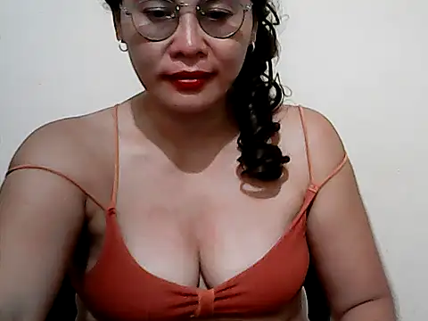 tinypusie's Live XXX Chat